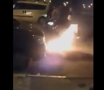 سائق يحرق نفسه
