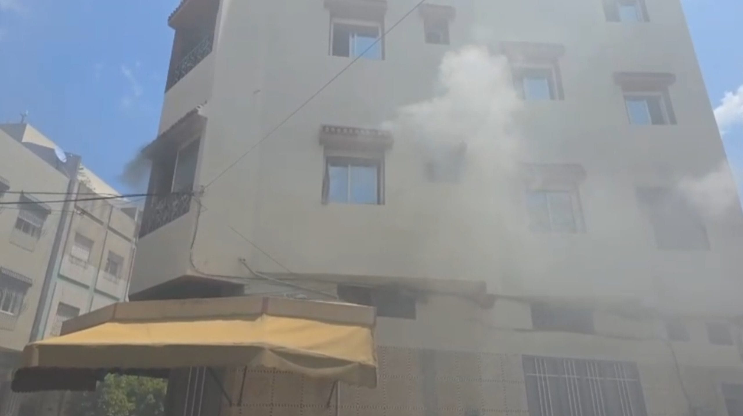 شاحن كهربائي يتسبب في حريق جديد بحومة الشوك شاحن كهربائي يتسبب في حريق جديد بحومة الشوك